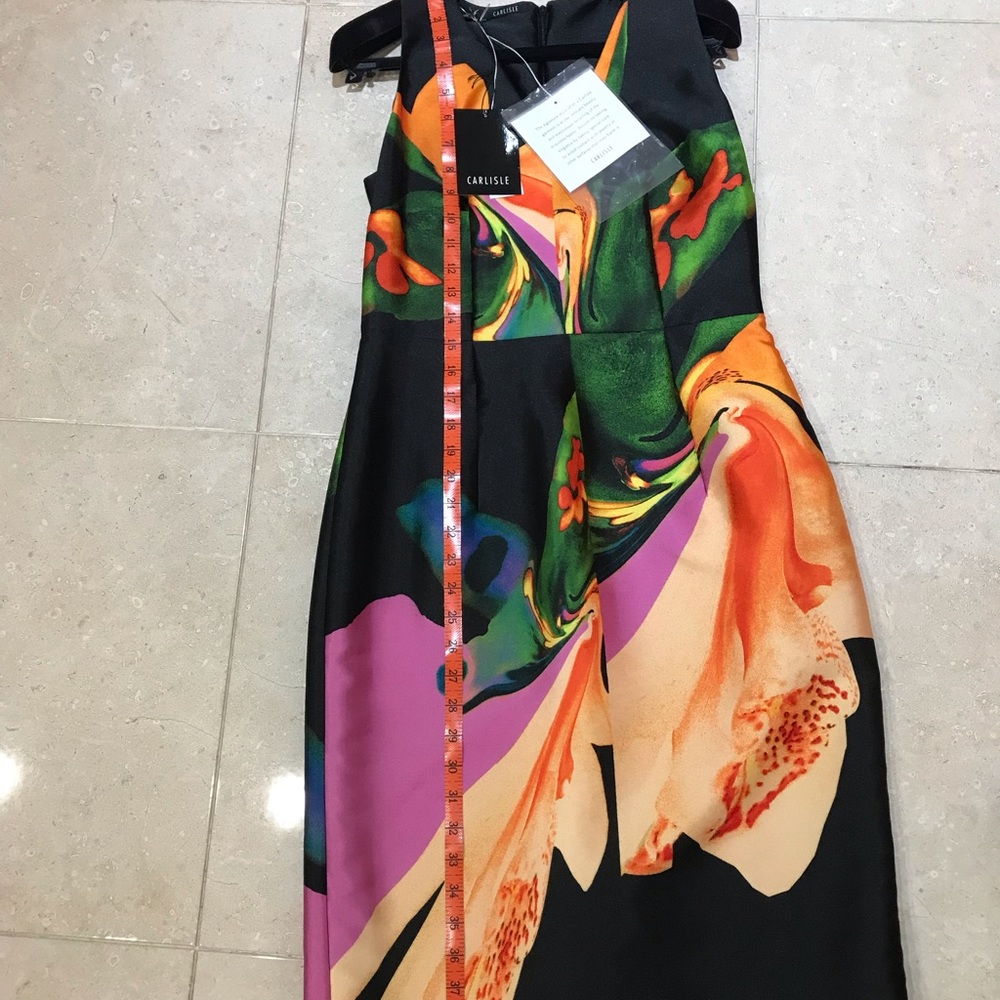 Dress - Picture 8 of 10